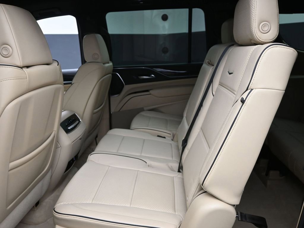 Used 2022 Cadillac Escalade ESV Premium Luxury image 22