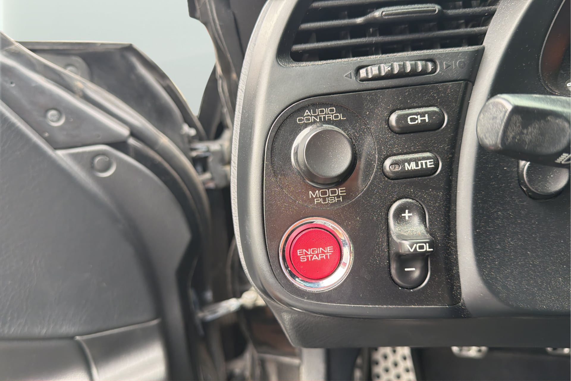 Used 2004 Honda S2000 image 16
