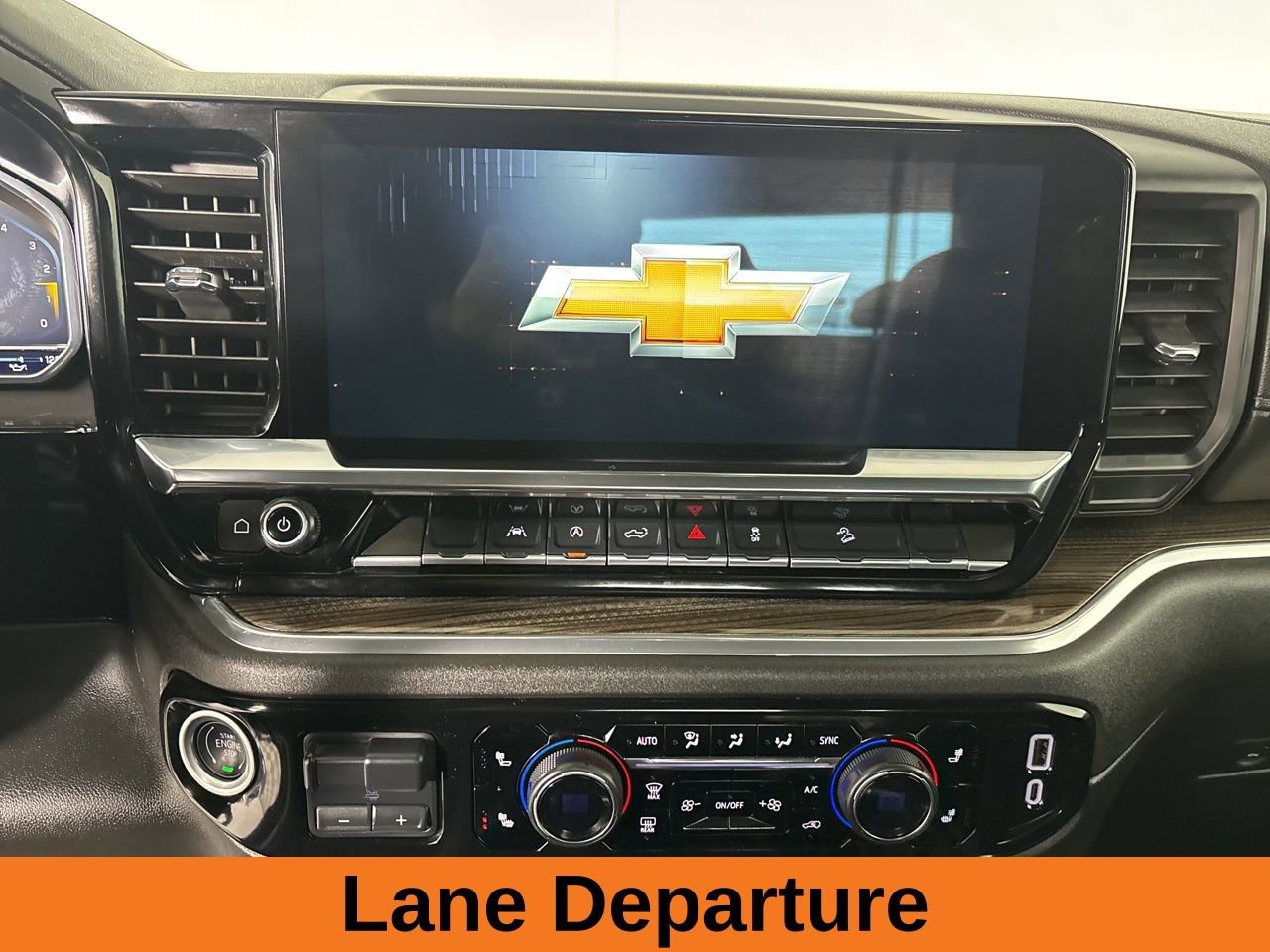 Used 2025 Chevrolet Silverado 1500 LT image 14