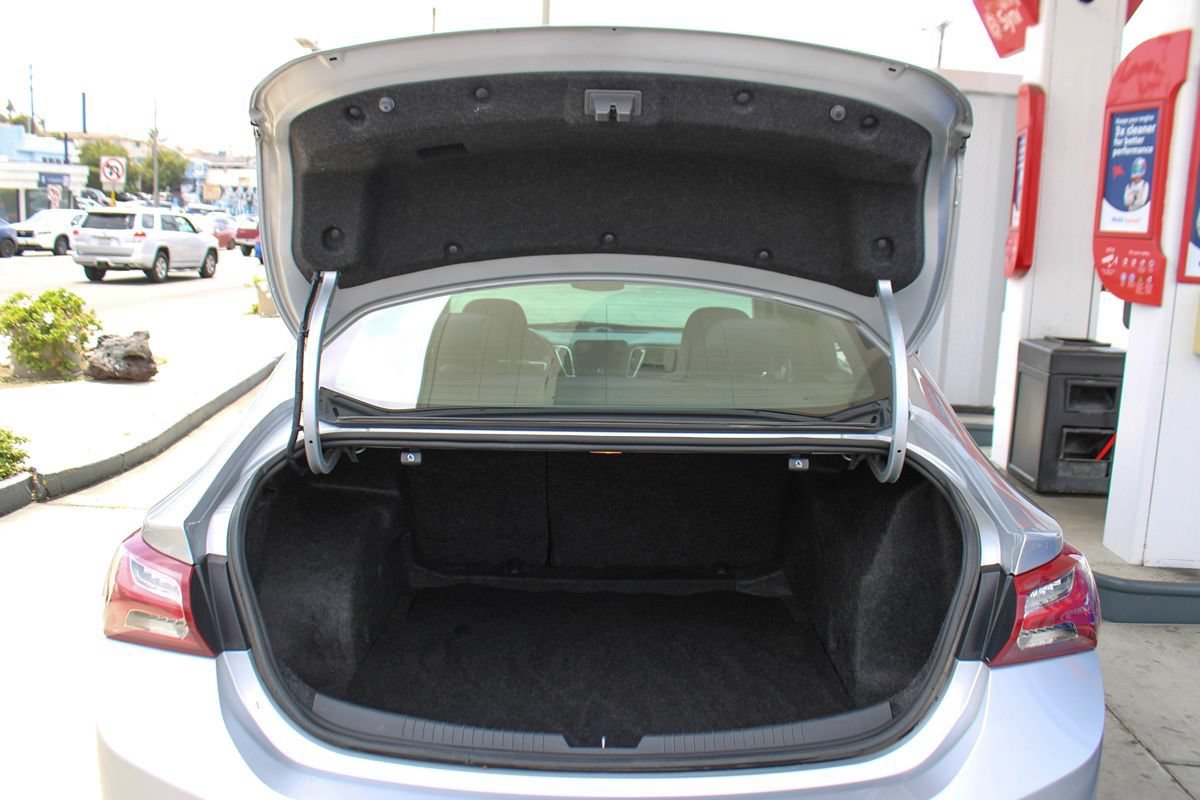 Used 2020 Chevrolet Malibu LT FWD image 39
