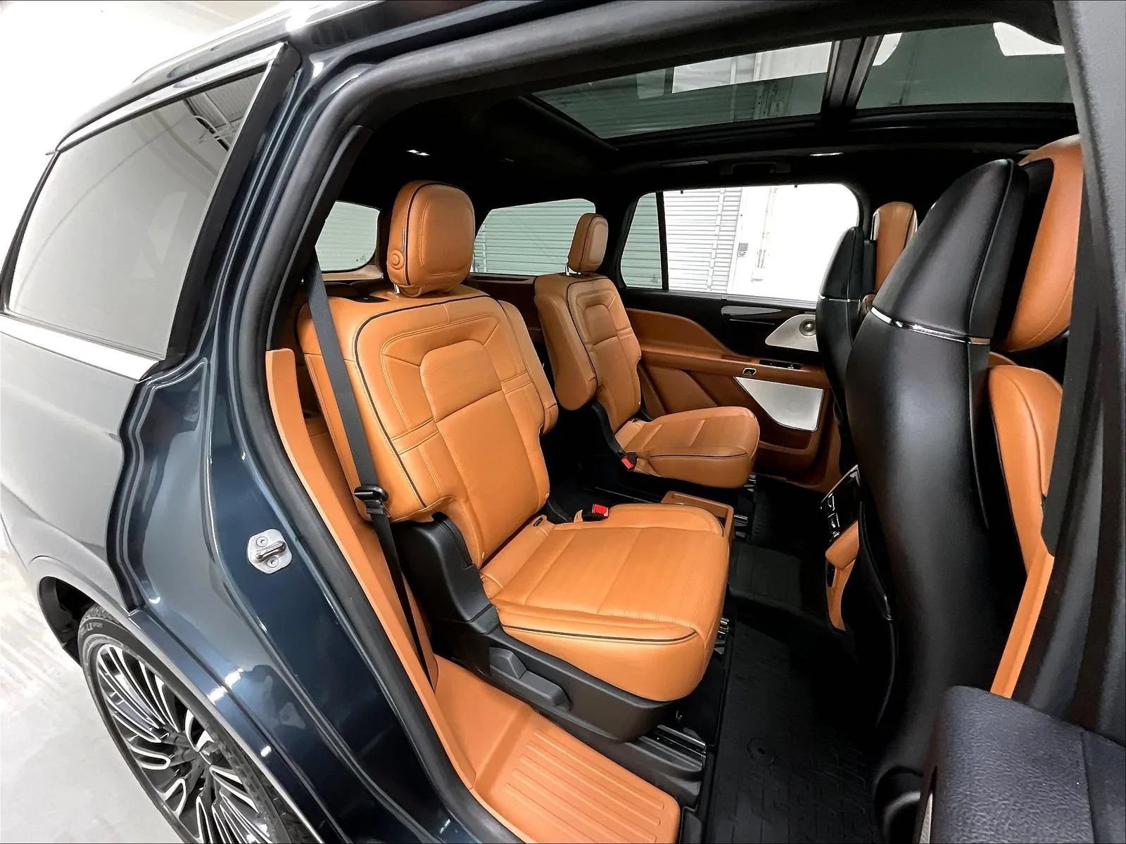 Used 2020 Lincoln Aviator Black Label w/ Dynamic Handling Package AWD/4WD image 16