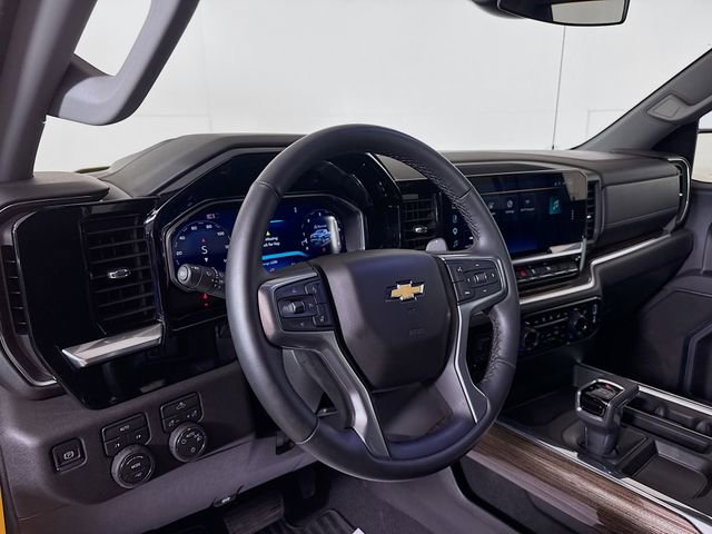 Used 2026 Chevrolet Silverado 1500 LT w/ Leather Package AWD/4WD image 11
