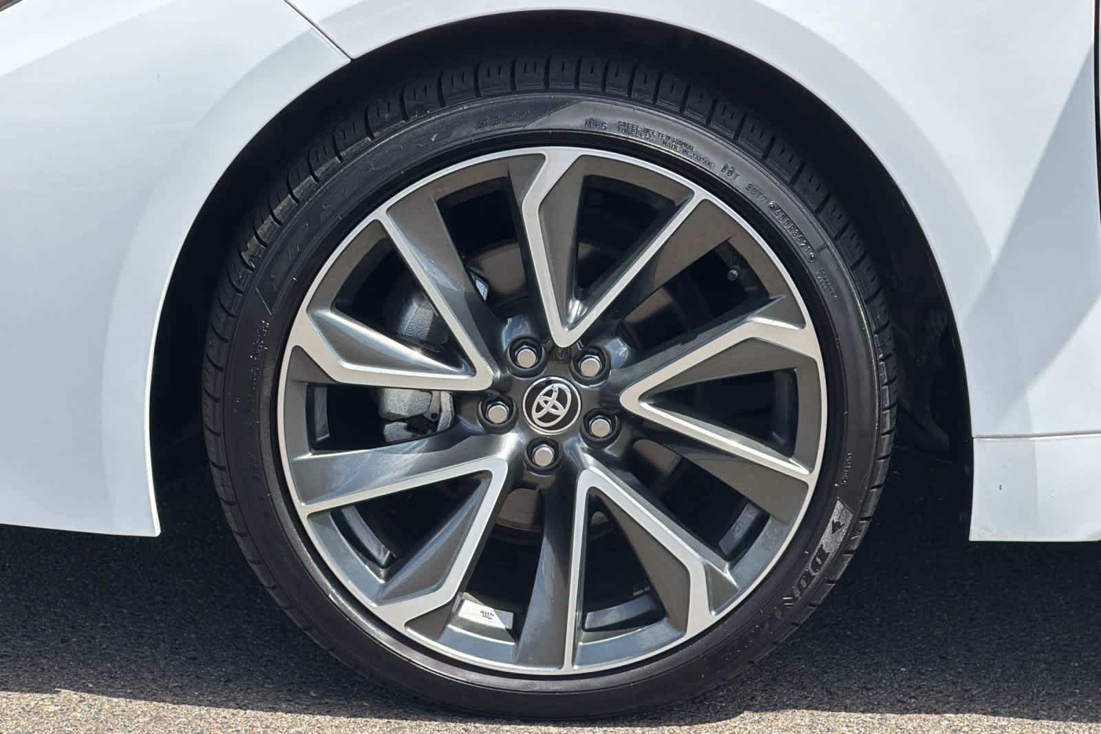 Used 2022 Toyota Corolla SE w/ SE Premium Package FWD image 29