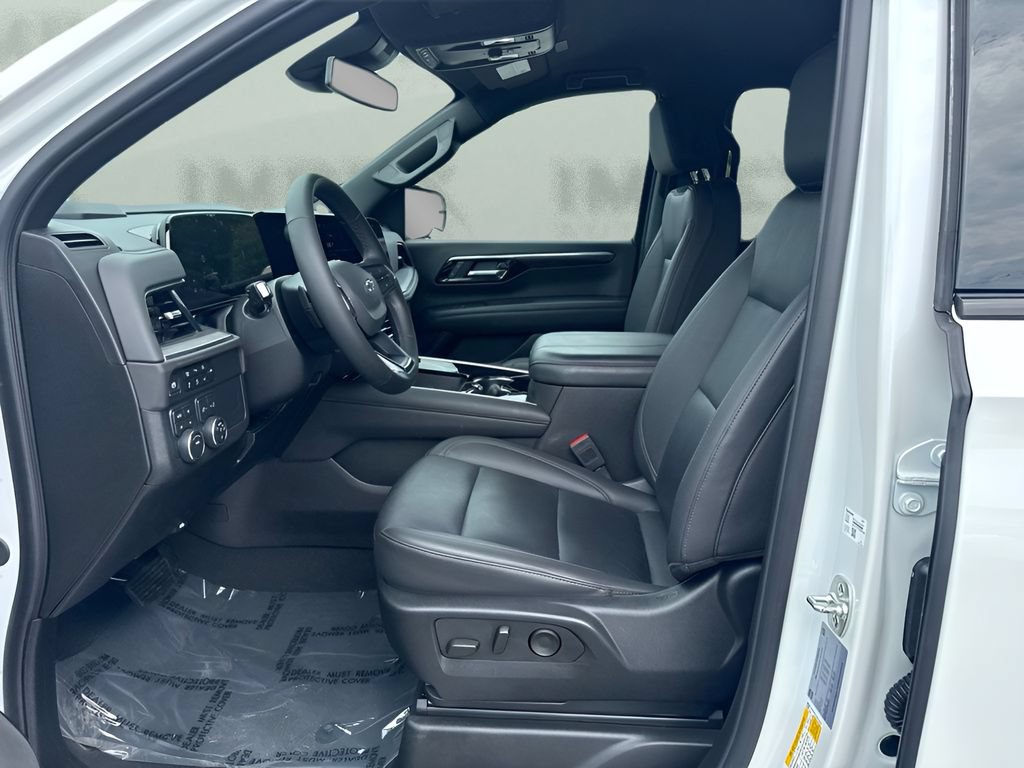 Used 2025 Chevrolet Suburban Z71 AWD/4WD image 5