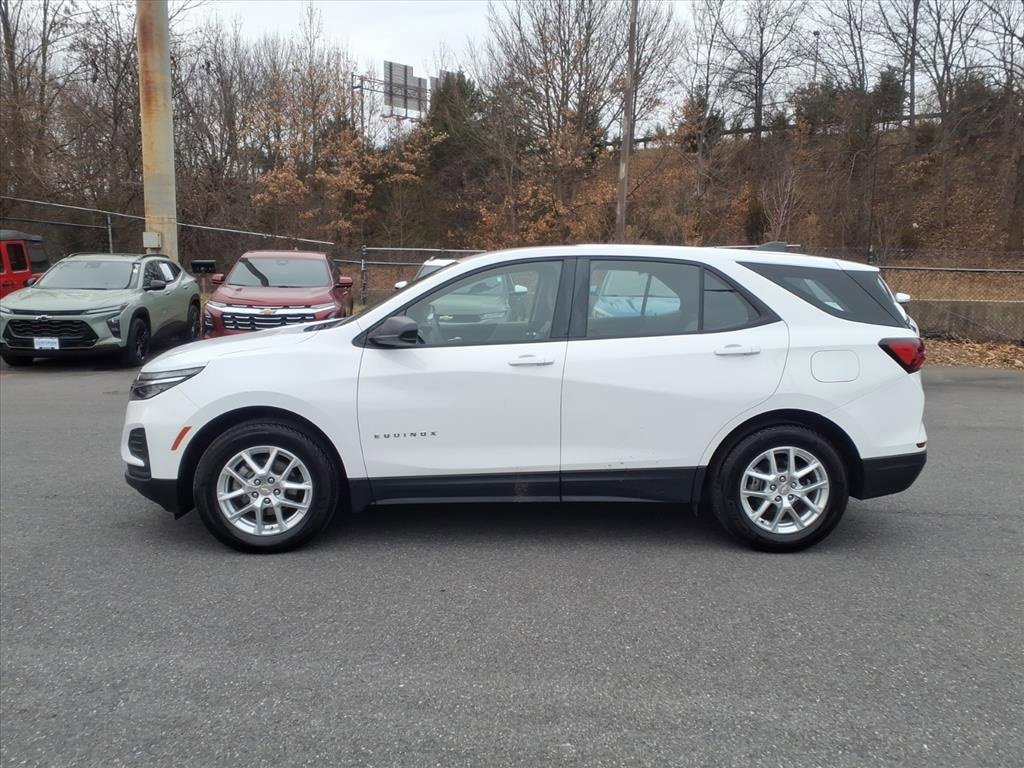 Used 2023 Chevrolet Equinox LS image 6