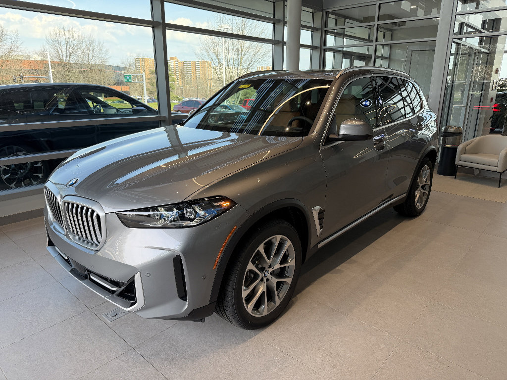 New 2026 BMW X5 xDrive40i w/ Climate Comfort Package image 3