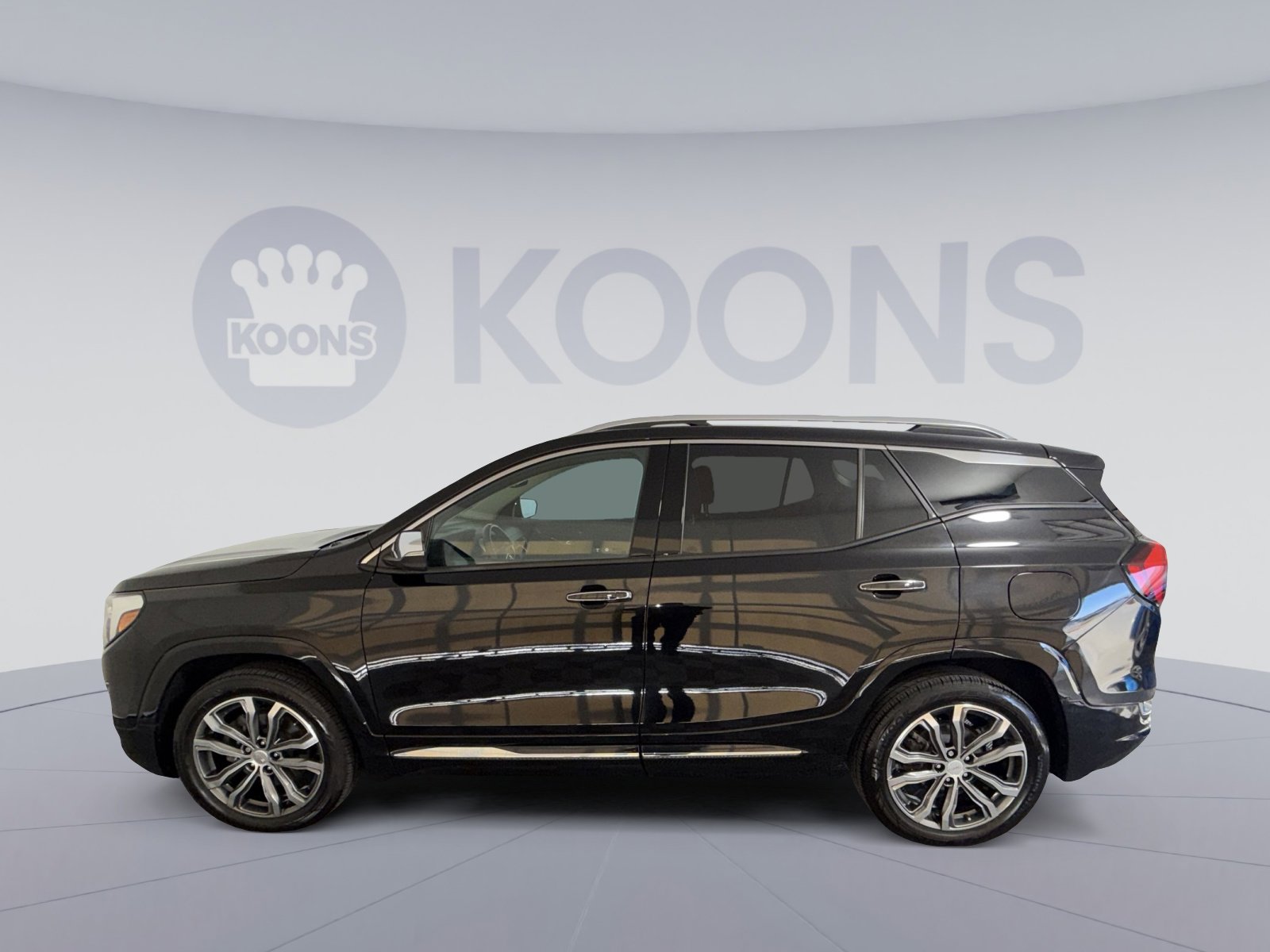 Used 2020 GMC Terrain Denali w/ Denali Premium Package image 2