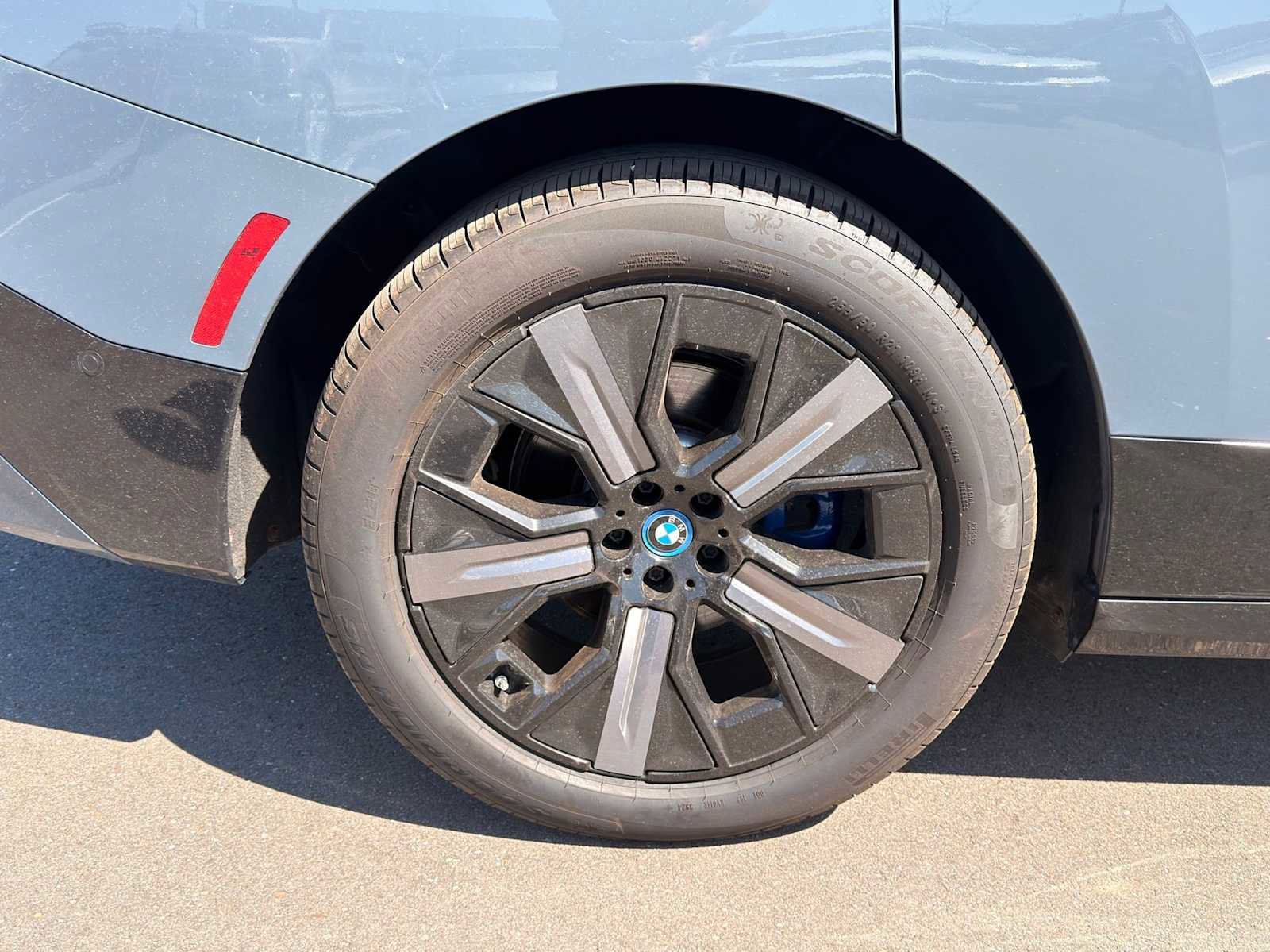 Certified 2024 BMW iX xDrive50 w/ Premium Package AWD/4WD image 5
