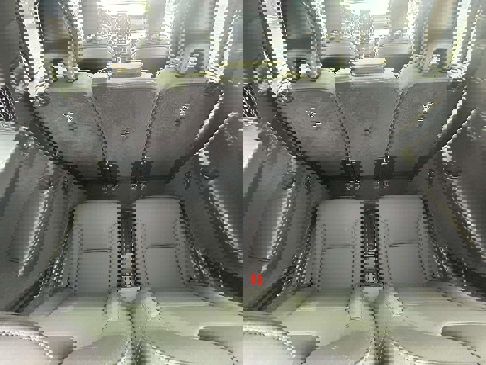 Certified 2025 Volvo XC90 B5 Plus image 18