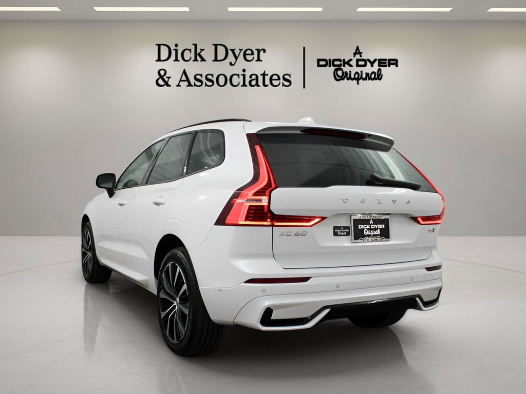 Used 2025 Volvo XC60 B5 Ultra image 4