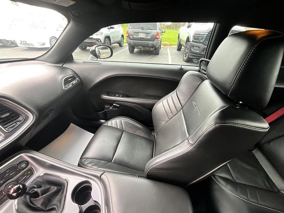 Used 2016 Dodge Challenger SRT Hellcat image 30