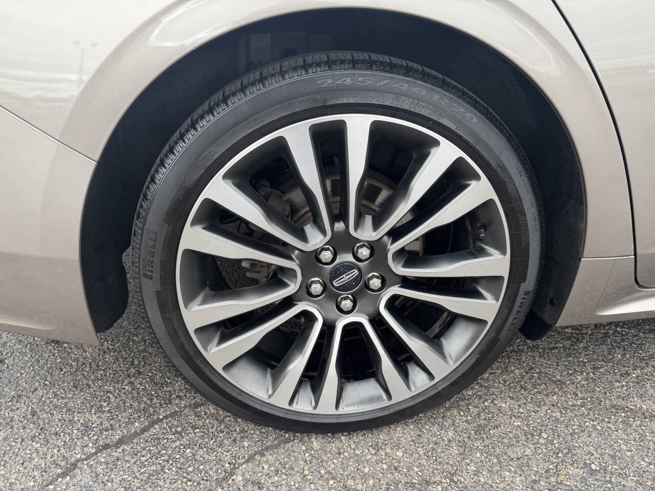 Used 2019 Lincoln Continental Reserve AWD/4WD image 7