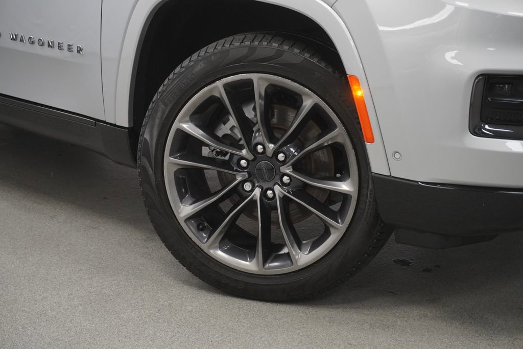 Certified 2025 Jeep Grand Wagoneer L Series II Obsidian w/ Quick Order Packagew 28T AWD/4WD image 4