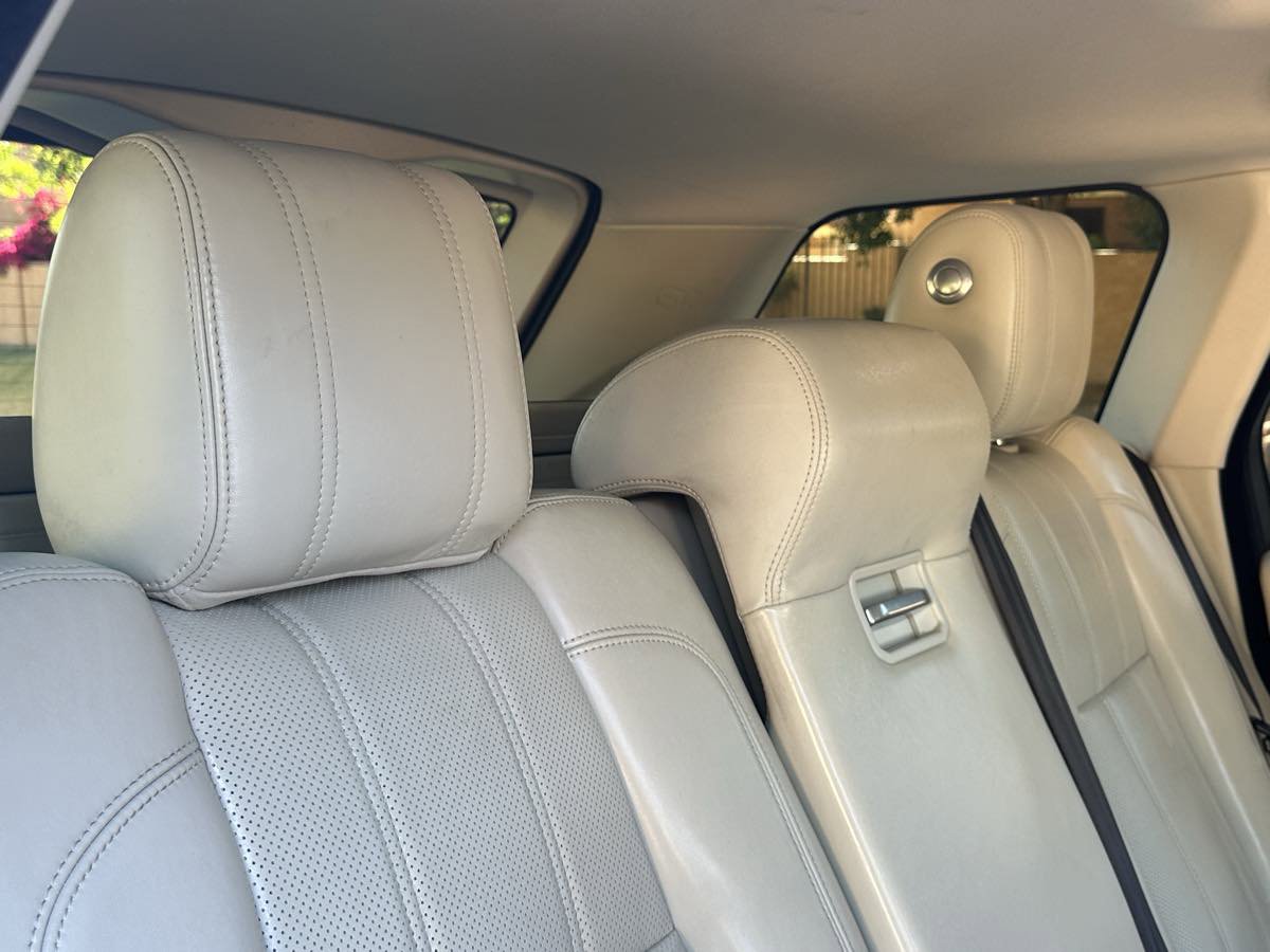 Used 2014 Land Rover Range Rover HSE image 19