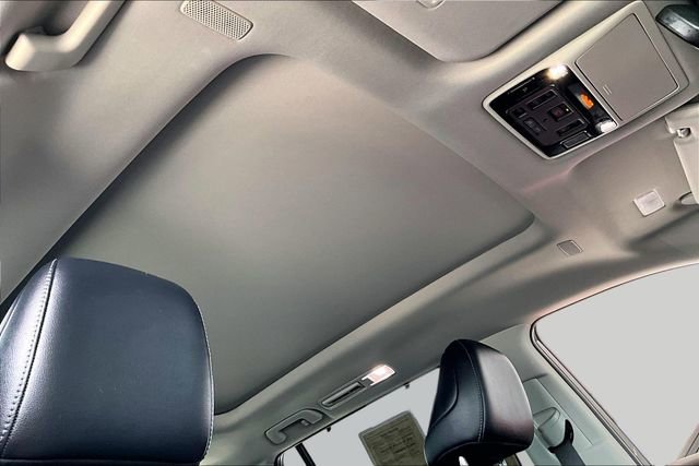 Used 2025 Toyota Grand Highlander FWD image 25