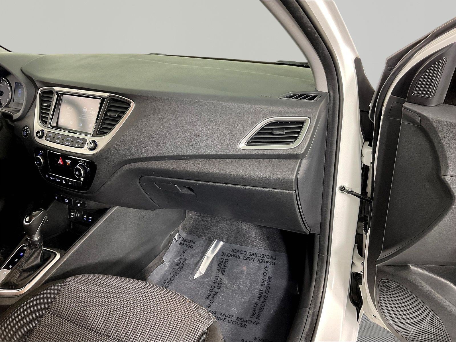 Used 2022 Hyundai Accent Limited FWD image 24