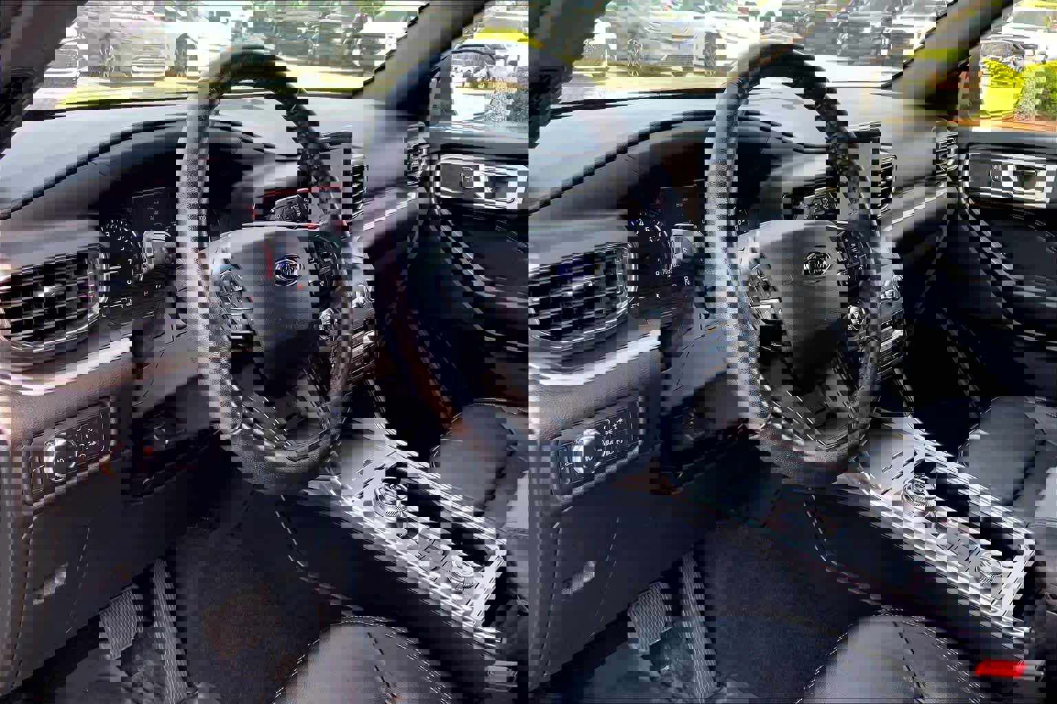 Used 2020 Ford Explorer XLT w/ Equipment Group 202A image 17