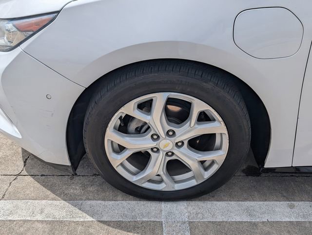 Used 2017 Chevrolet Volt Premier w/ Driver Confidence II Package FWD image 9