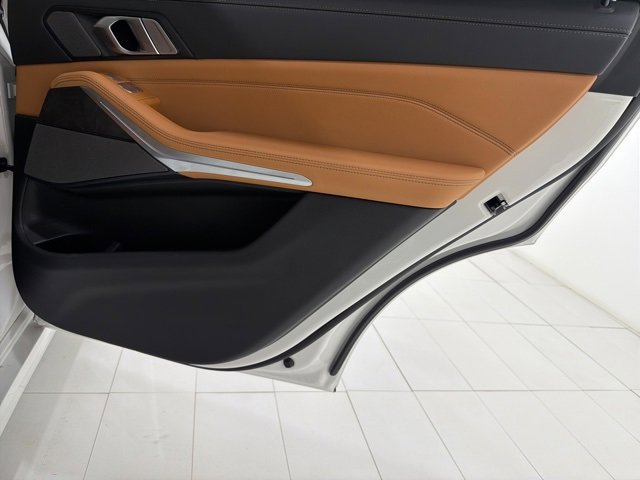 Certified 2024 BMW X7 xDrive40i w/ Premium Package image 23