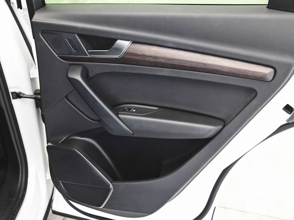 Used 2023 Audi Q5 2.0T Premium w/ Convenience Package image 13