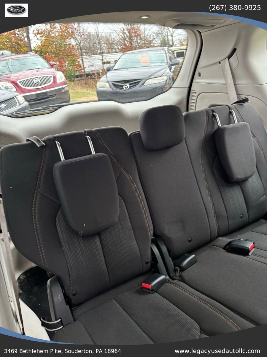 Used 2018 Chrysler Pacifica Touring Plus w/ Tire & Wheel Group image 23