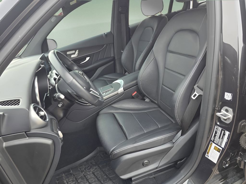 Used 2022 Mercedes-Benz GLC 300 4MATIC image 13