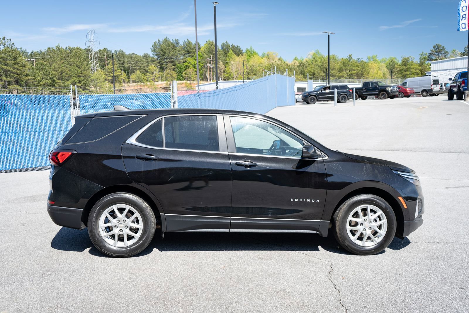 Used 2024 Chevrolet Equinox LT FWD image 11