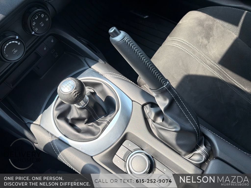 Used 2024 MAZDA MX-5 Miata Club RWD image 17