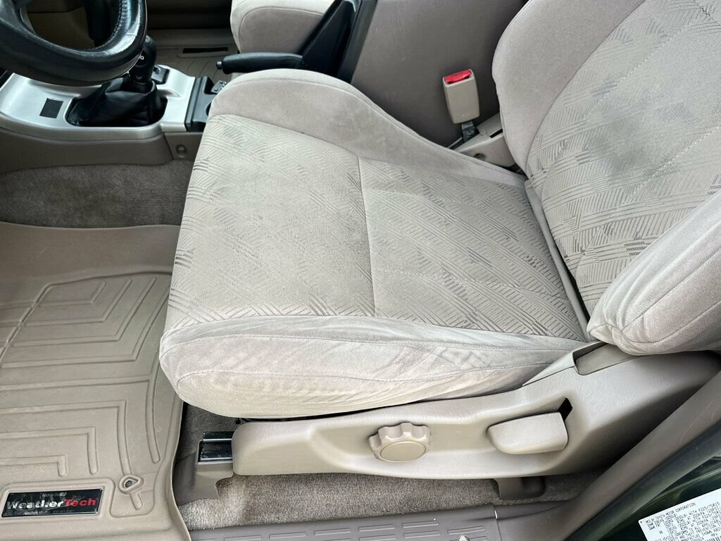 Used 2001 Toyota 4Runner SR5 AWD/4WD image 31