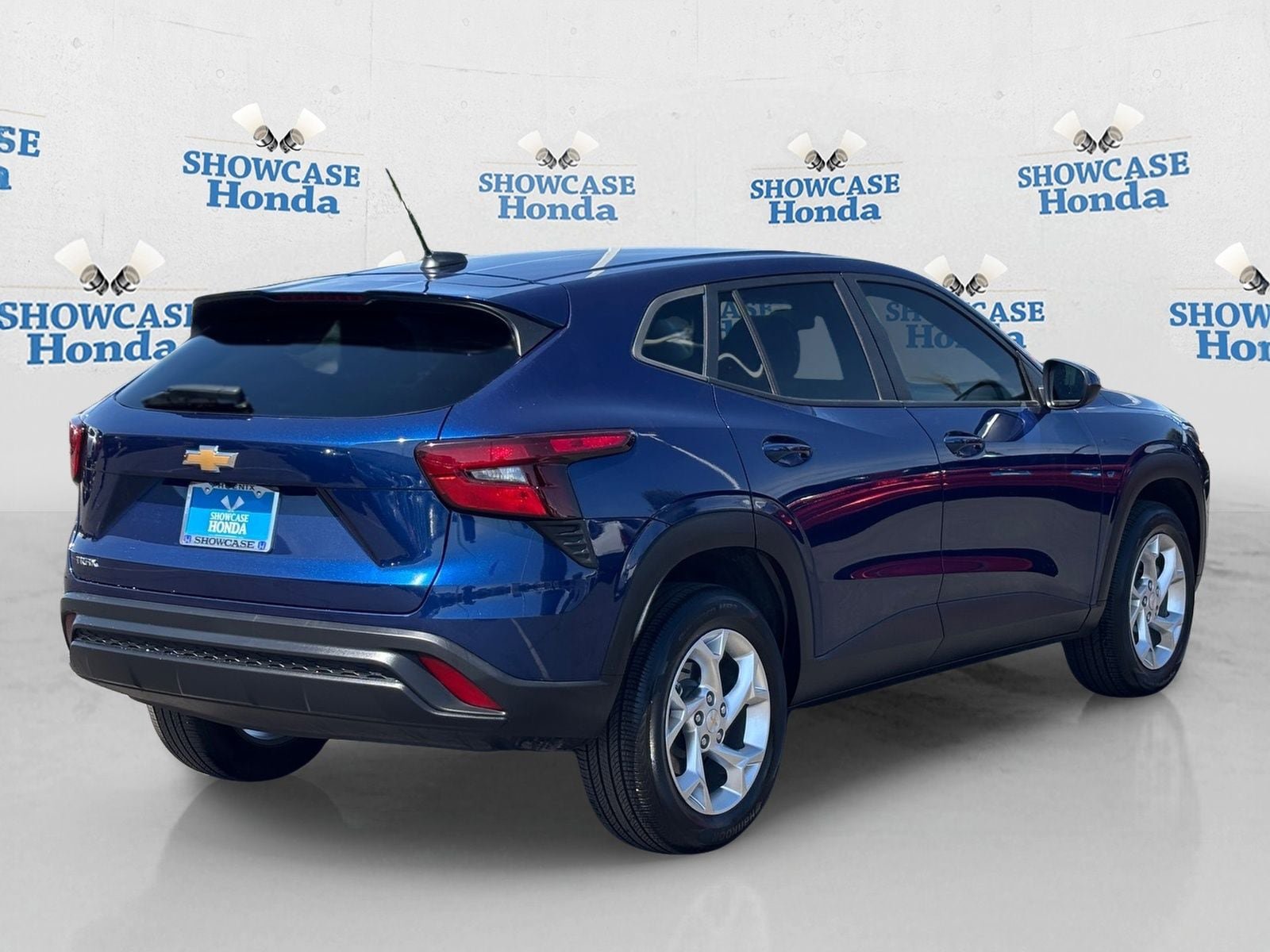 Used 2024 Chevrolet Trax LS w/ LS Convenience Package image 8