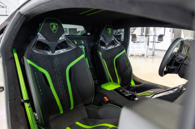 Used 2024 Lamborghini Huracan Tecnica image 41