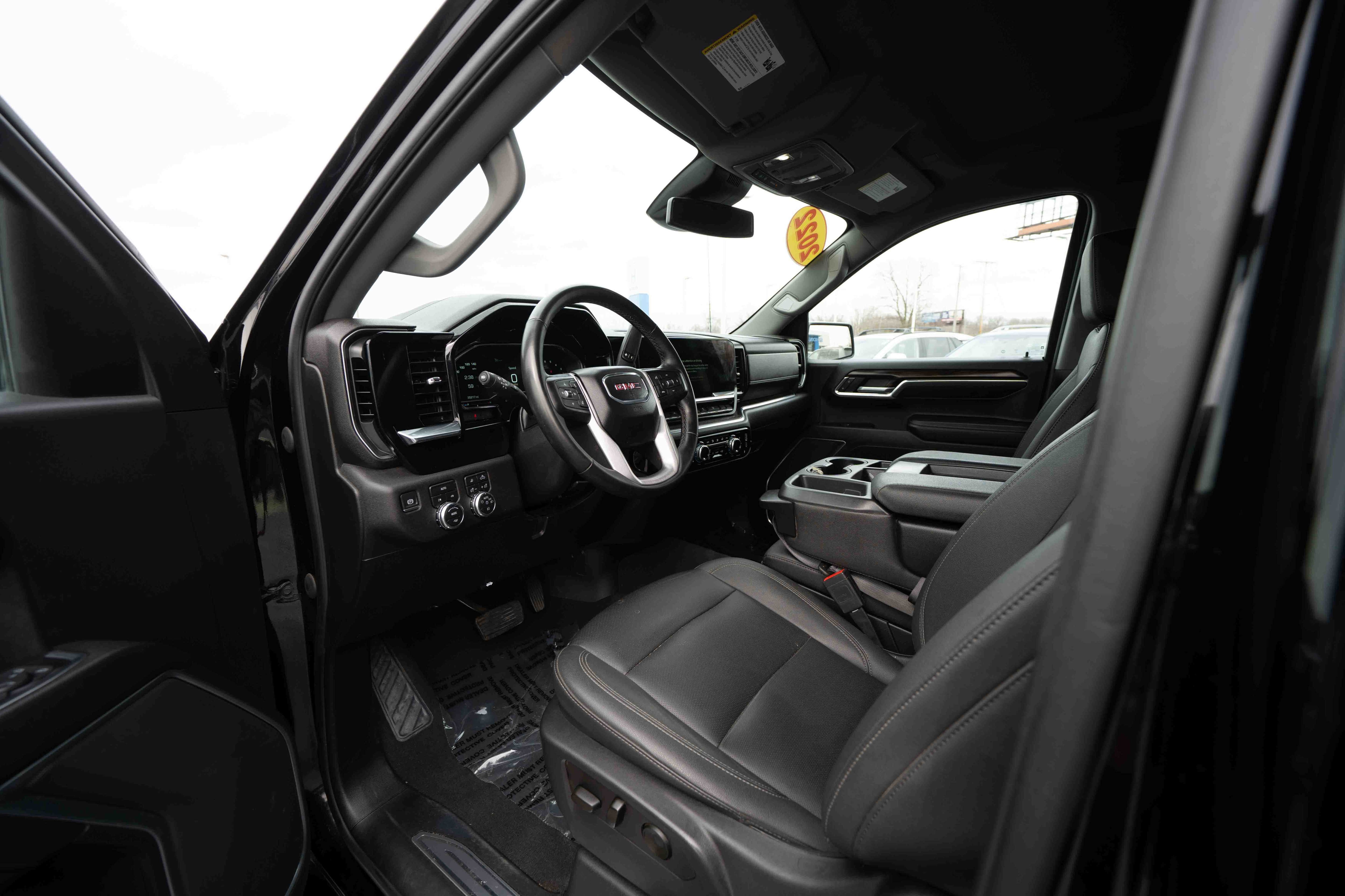 Used 2023 GMC Sierra 1500 SLT AWD/4WD image 8