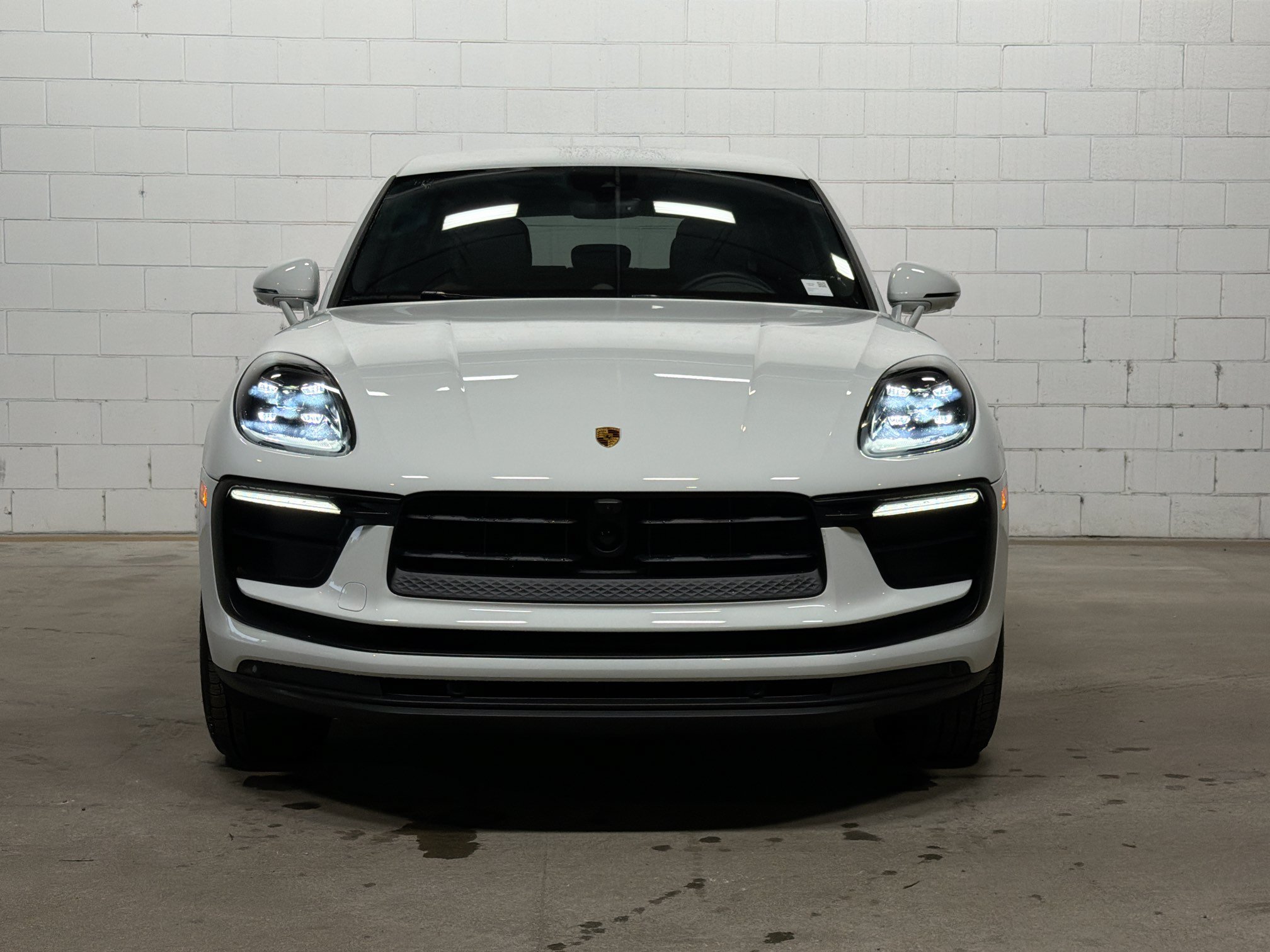 Certified 2026 Porsche Macan AWD/4WD image 9