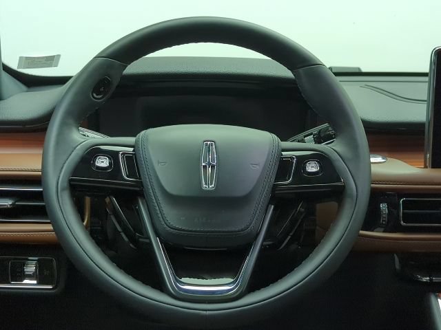 Used 2024 Lincoln Aviator Reserve w/ Equipment Group 201A AWD/4WD image 22
