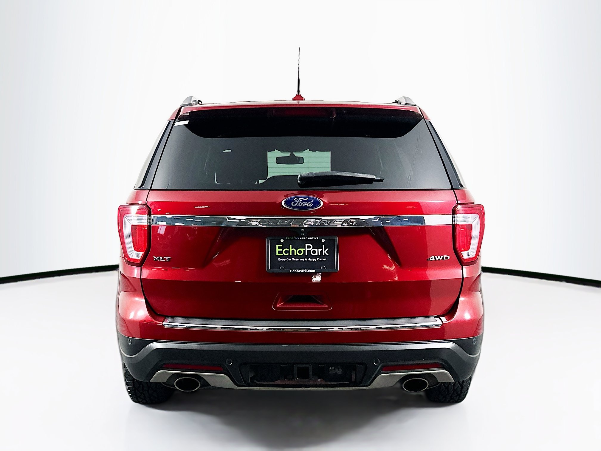 Used 2018 Ford Explorer XLT w/ Equipment Group 202A AWD/4WD image 7