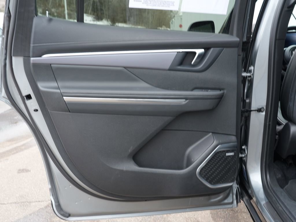 Used 2025 Buick Enclave Sport Touring image 19