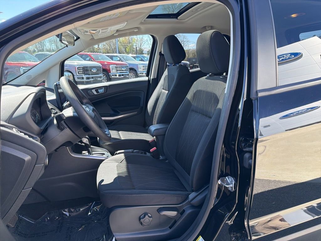 Used 2021 Ford EcoSport SE w/ SE Convenience Package image 9