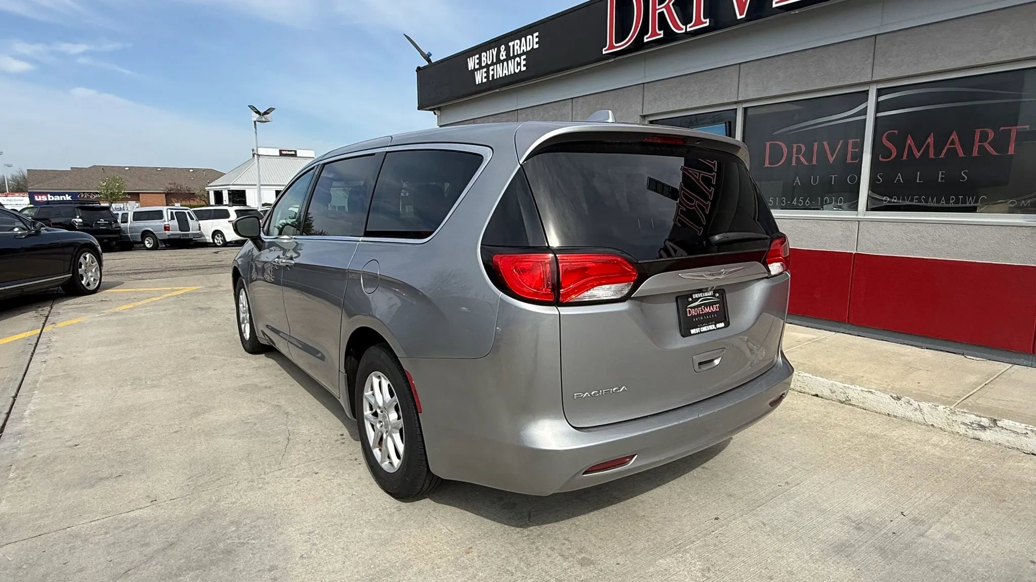 Used 2017 Chrysler Pacifica LX image 4
