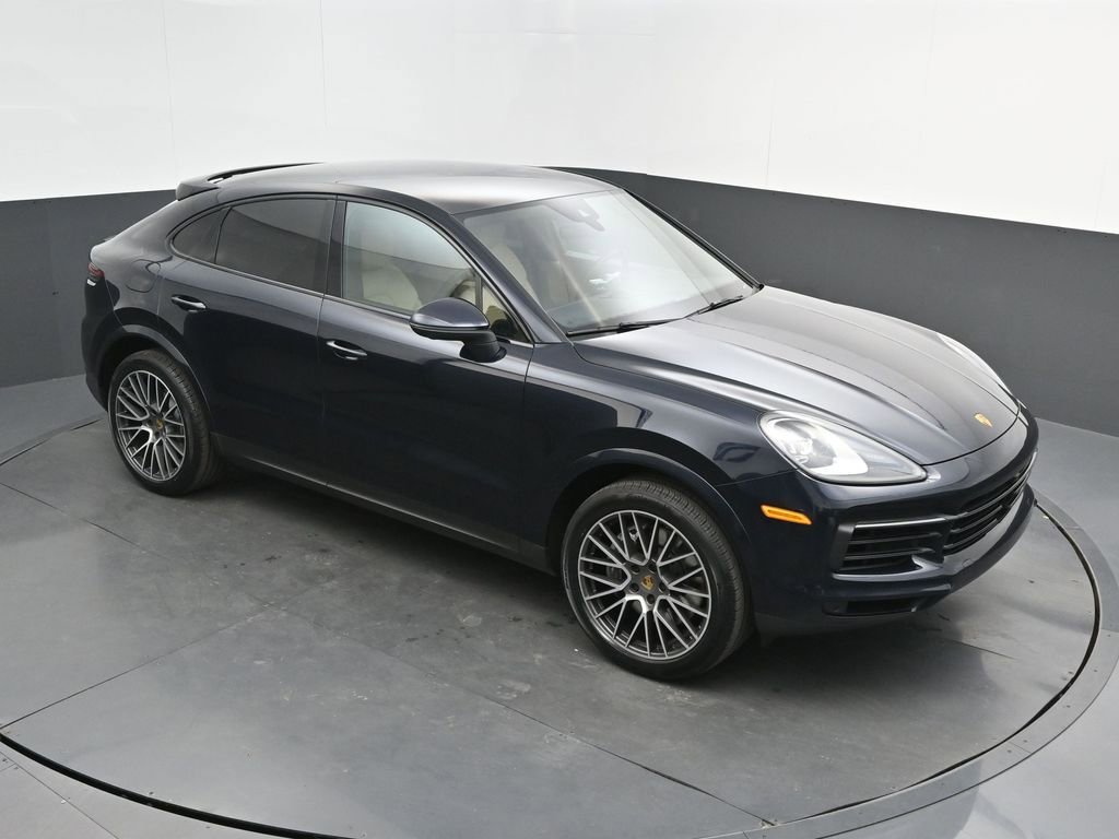 Used 2022 Porsche Cayenne Coupe w/ Premium Package image 31