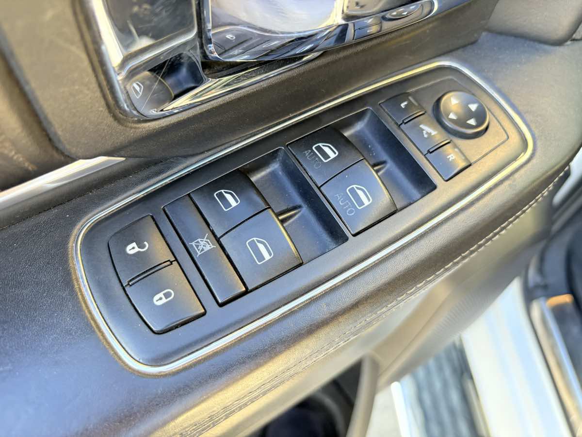 Used 2016 RAM 2500 Limited AWD/4WD image 18