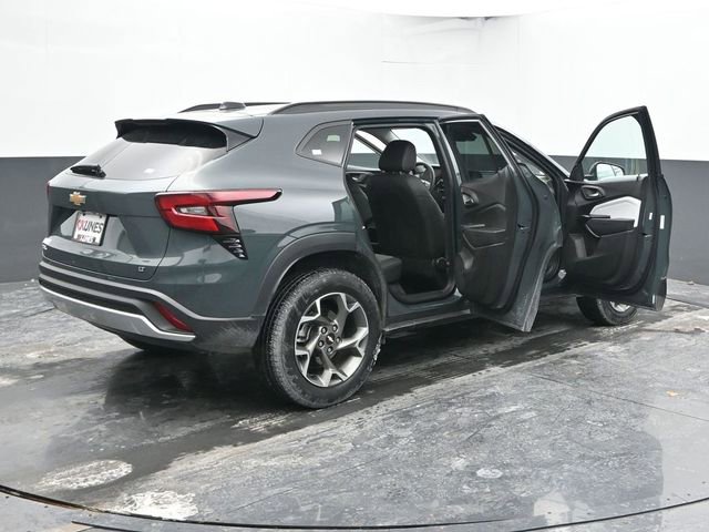 Used 2025 Chevrolet Trax LT image 55