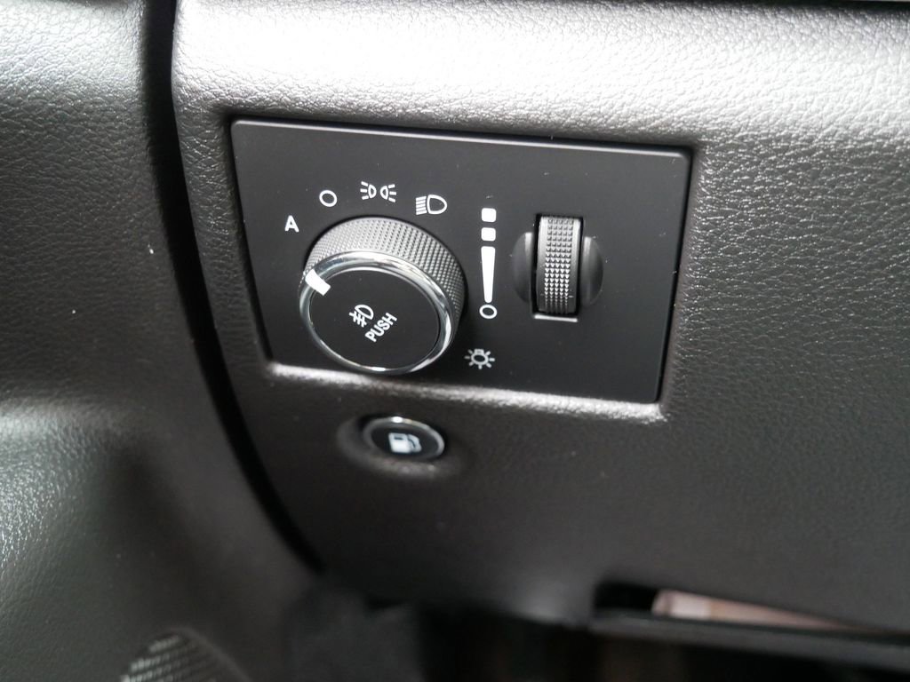 Used 2017 Jeep Grand Cherokee Limited w/ Trailer Tow Group IV AWD/4WD image 29