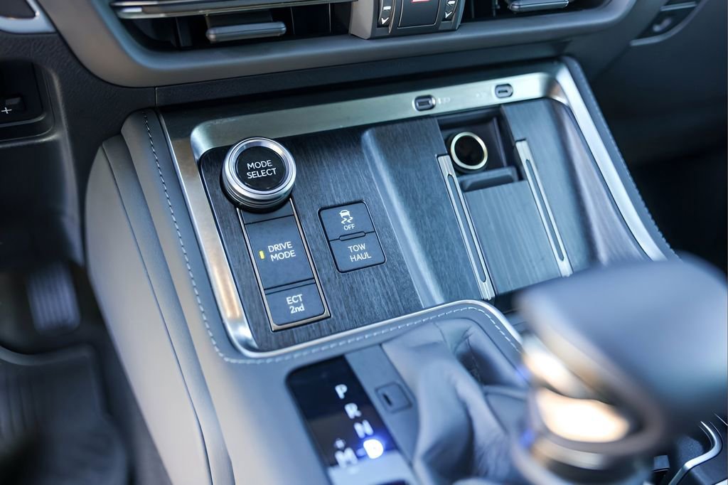 Used 2025 Lexus GX 550 w/ Accessory Package (2T) image 20