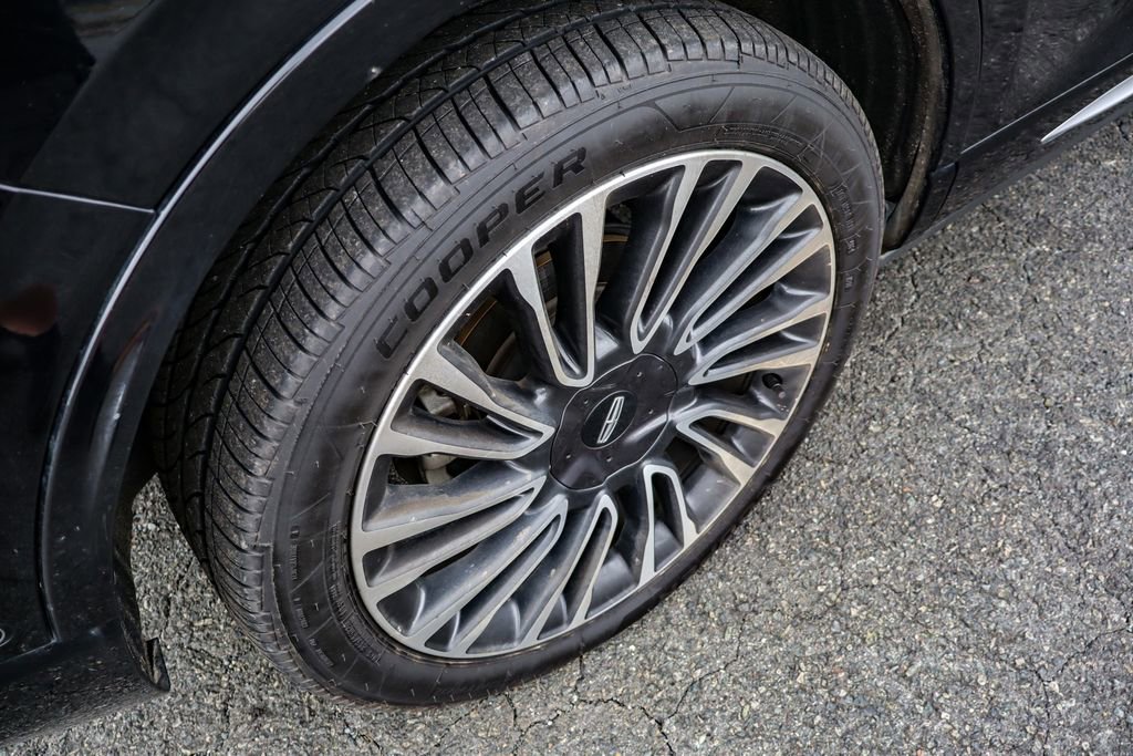 Used 2022 Lincoln Corsair AWD w/ Premium Package image 45