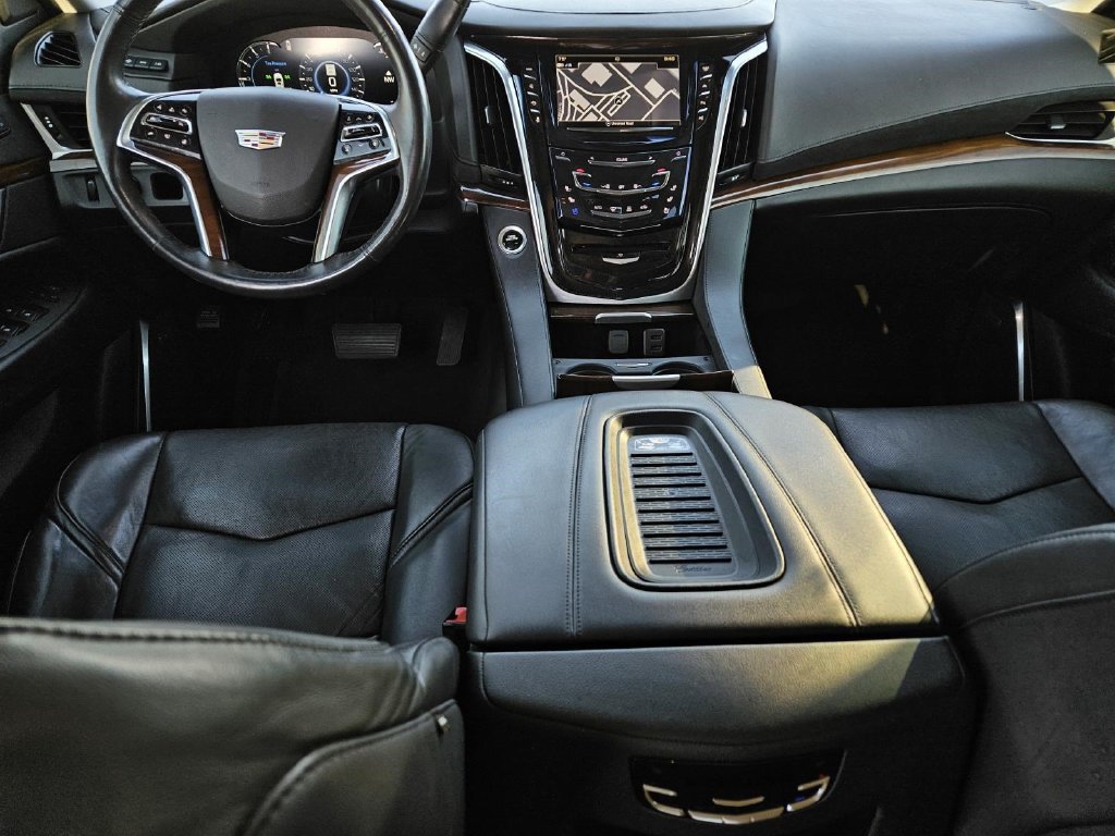 Used 2020 Cadillac Escalade Luxury RWD image 11
