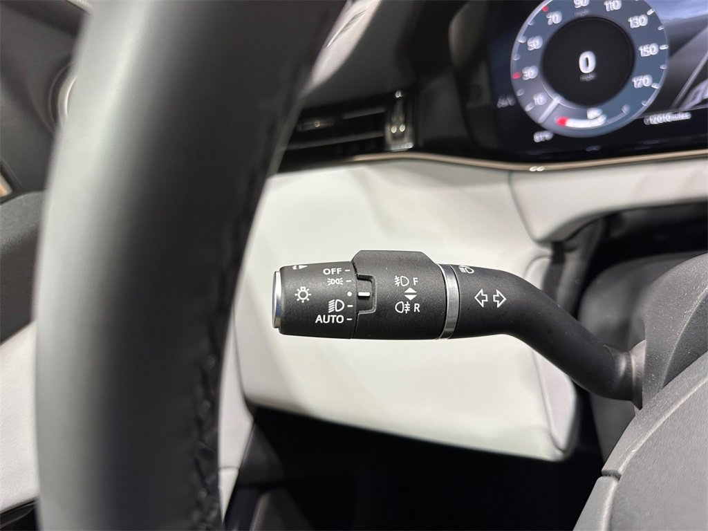 Used 2024 Land Rover Range Rover Evoque S image 18