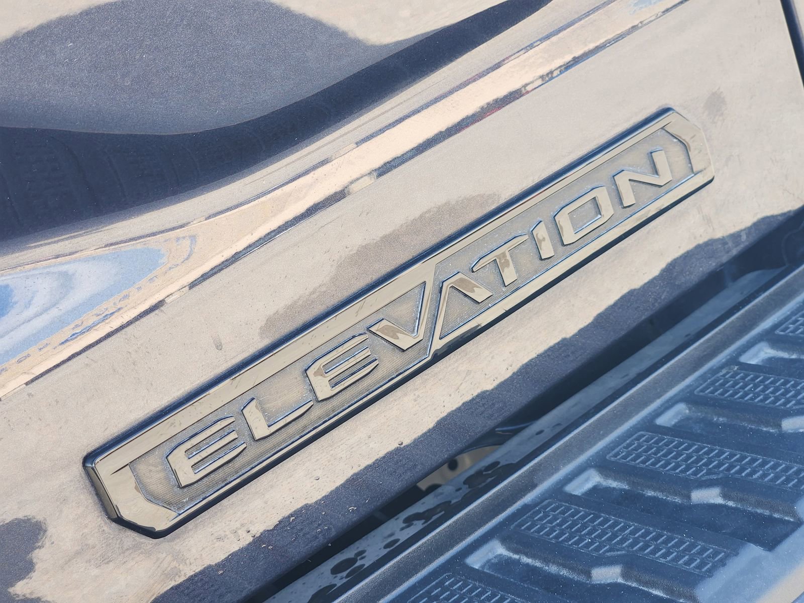 Used 2025 GMC Sierra 1500 Elevation w/ Elevation Premium Package AWD/4WD image 13