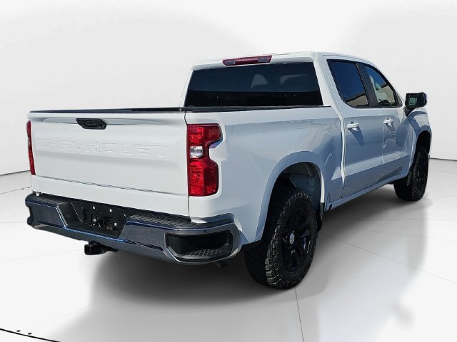 Used 2023 Chevrolet Silverado 1500 LT AWD/4WD image 3