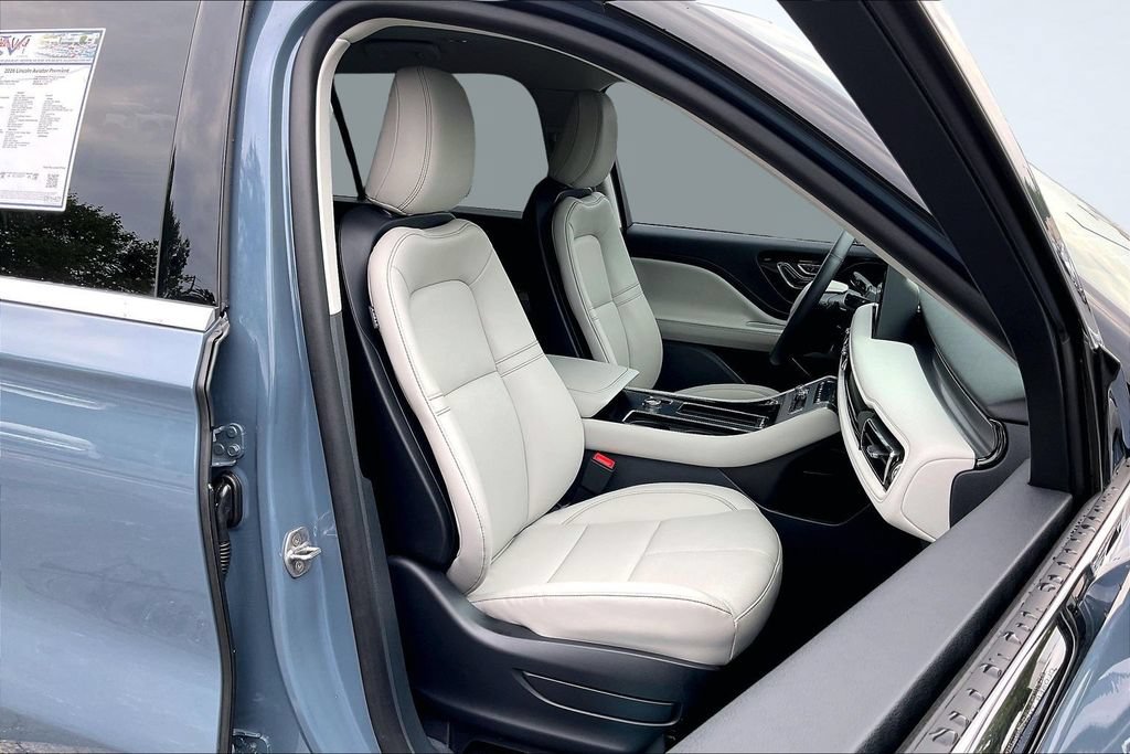 Used 2026 Lincoln Aviator 2WD image 29