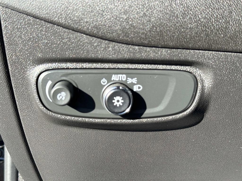 Certified 2024 Chevrolet Equinox RS w/ RS Leather Package image 19